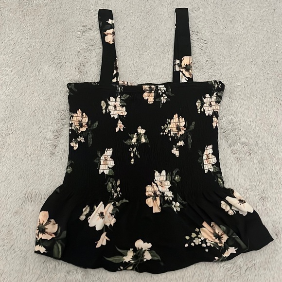 Rue21 Tops - Rue21 Women’s Top, Black with Floral pattern, EXCELLENT CONDITION